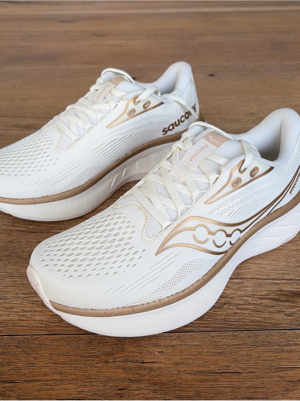 Sizes 7.5 & 10 Women Saucony Ride 18 Running Shoes, Vanilla S11000-104 - Picture 2 of 10